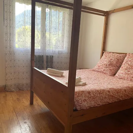 Cozy Mountain View 3-bedroom Pyrenees Διαμέρισμα Saint-Béat
