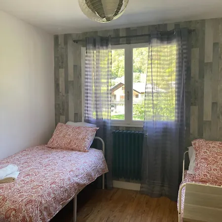 Cozy Mountain View 3-bedroom Pyrenees Διαμέρισμα Saint-Béat