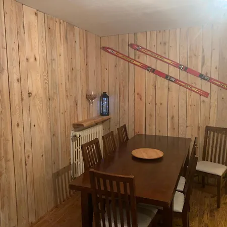Cozy Mountain View 3-bedroom Pyrenees Appartement